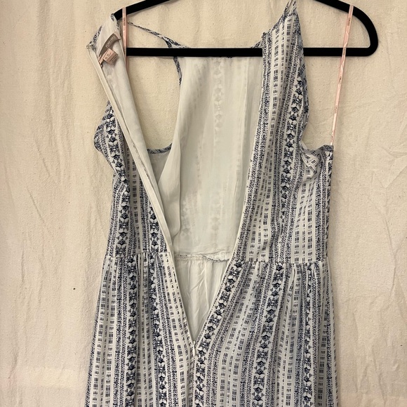 Forever 21 White and Blue Maxi Dress - Picture 5 of 9
